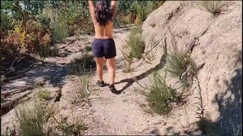 Miss Squirting: walking naked in the woods
