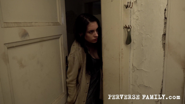 Perverse Family: Perverse Family 12 (season 2): Squirt Pro Charlieho
