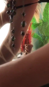 Sexy lesbická akce se zrzavou pornohvězdou a hnědovlasou kočičkou