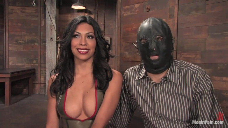 Men In Pain by Kink: Dua Jalang Mean dan Satu Batang Kecil yang tidak bernilai