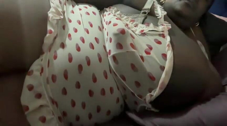 Legendary Booty Overdose: Prsatá MILFka zlobivá a hravá v posteli