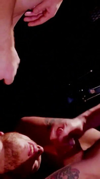 Saxon West, Alexx Desley และ Brent Taylor เย็ดกันหมู่ใน threesome