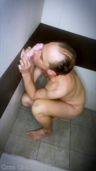 Cam Crest Is a Dildo Whore
