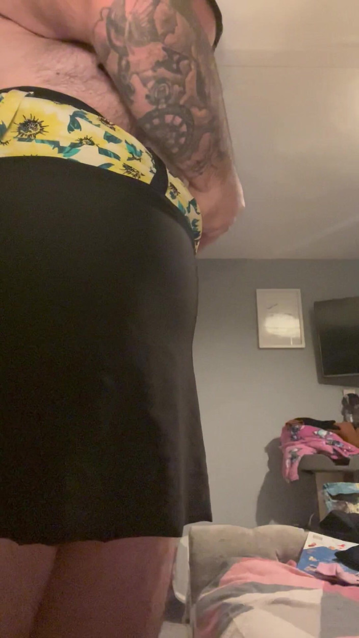 Shaun Cbt: Kuk och boll bondage med crossdress för att gå ut