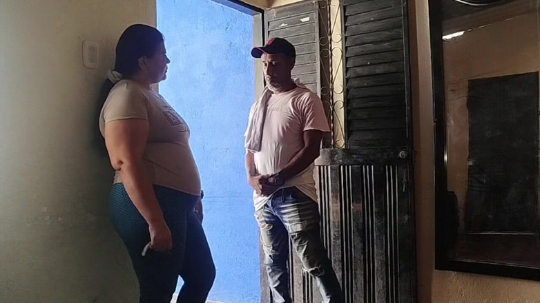 Adribella69: 私は、妻が親友と浮気したことで復讐として、見知らぬ人に精液を私の膣に詰め込ませました