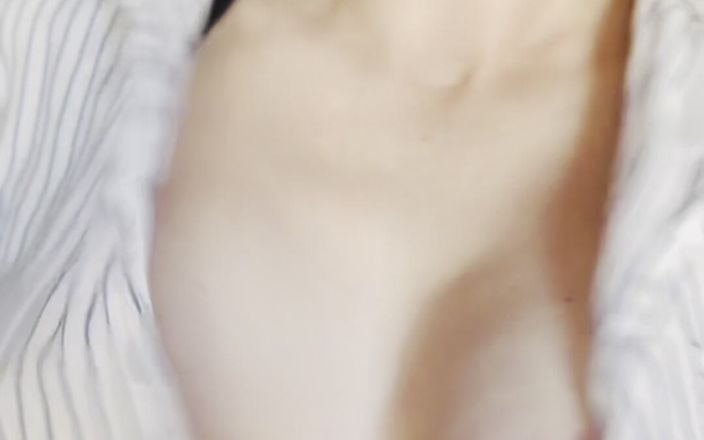 DouceLuxure: Mes Gros Seins Naturelle De MILF