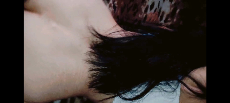 Hotlia: Partide evli kadın bir yabancıyla sikiliyor