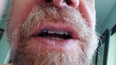 Hairyartist: Aku bikin kamu mainin mainan seks untuk hiburanku