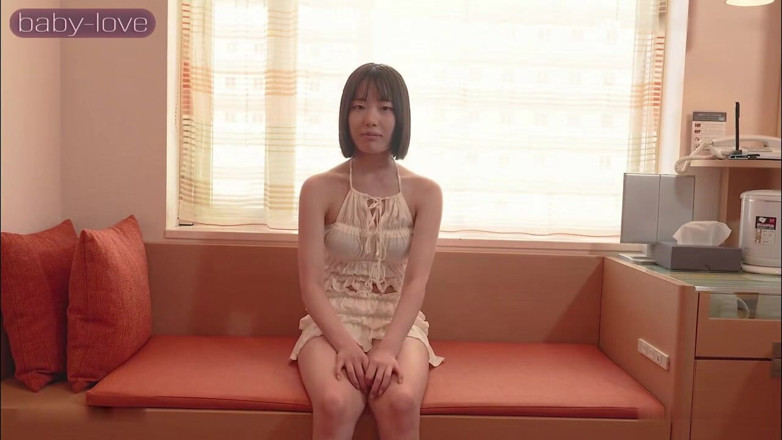 Pink Calling: 最初の撮影 - ダンサーの体を持つ美しいモデル研修生が激しく絶頂し、大量の中出しを受ける