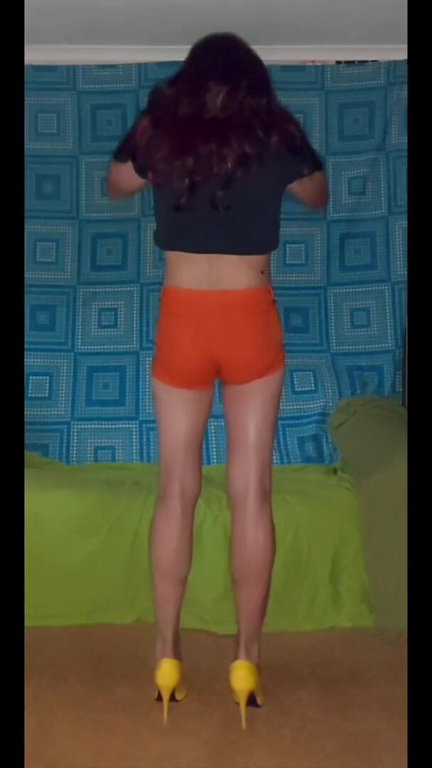 Lizzaali: První půlka tancování tangových šortek