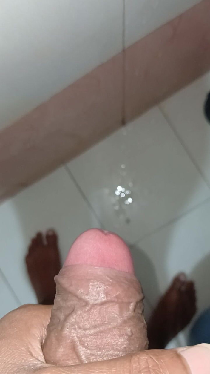 Hot sexy Sneha: Соло мастурбація члена, камшот у ванній кімнаті