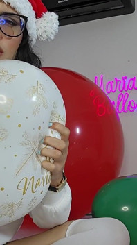 Marianna Asmr knalt met ballonnen