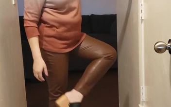 Who Would Be Willing to Assist Me in a Squirt Video