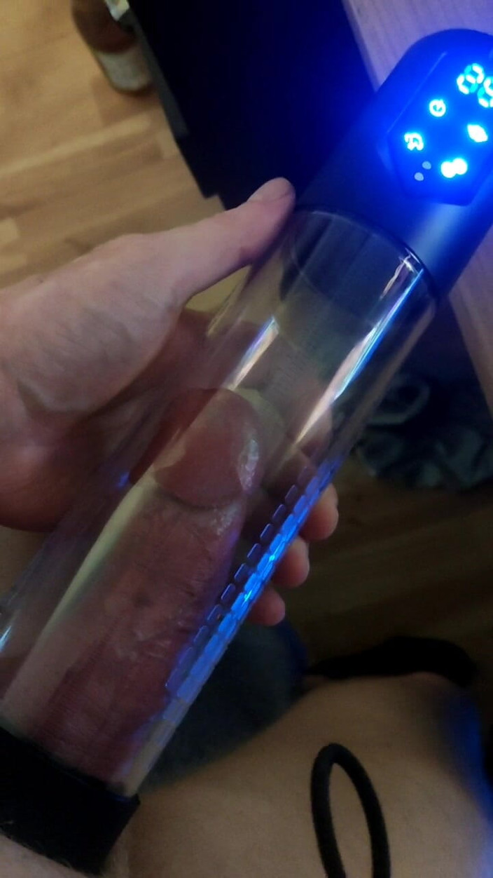 s_s_l: Denní cvičení s penisovou pumpou