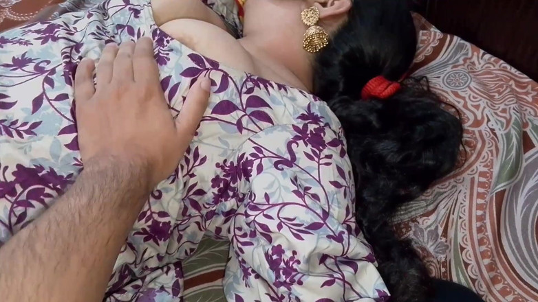 QueenbeautyQB: soțul meu indian mă fute și îmi linge pizda