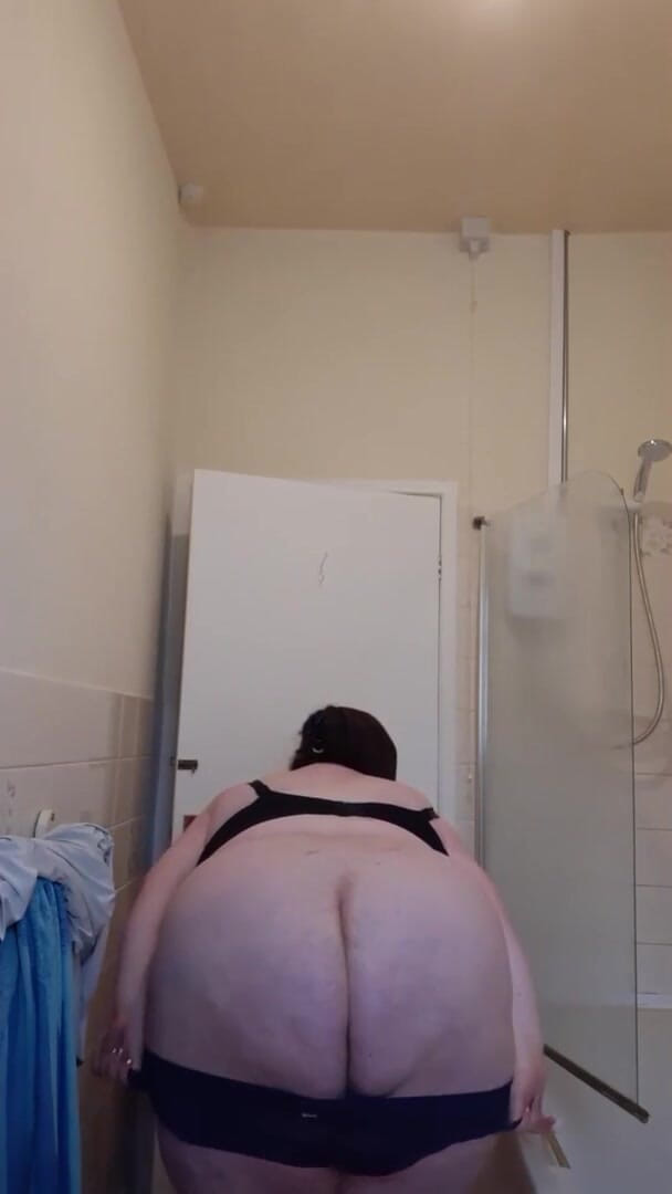 SSBBWLadyBrads: Ssbbw plaagt vóór het douchen