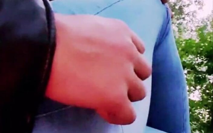 Slutboyben: 노출증 포르노 스타 야외