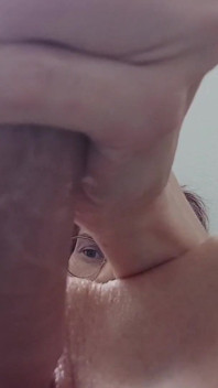 Fuck!! Dương vật giả quá dày đối với công chúa khít khao của tôi
