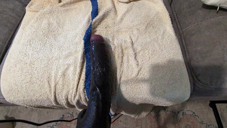 Da Boss: Dildo hitam besar paling dalam peler sampai aku muncrat