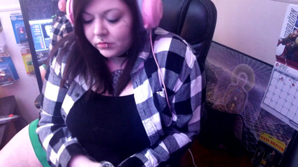 Gidget X: Vaping & ignoring you