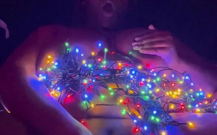 Gothic Goddess: Ebony BBW Masturbates Christmas Edition