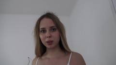 Solo Austria: Puteri hebat Kelly akan mengaibkan anda kerana saiz anda yang...