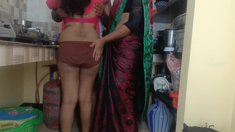 Palani69: 邻居 Batchelor 与已婚女人和她的继妹享受三人行