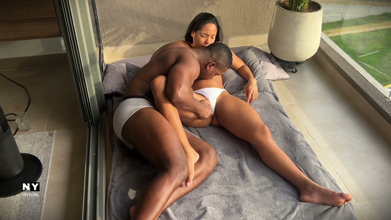 Nysdel: Delicioso orgasmo no hotel com enorme bbc do meu melhor...