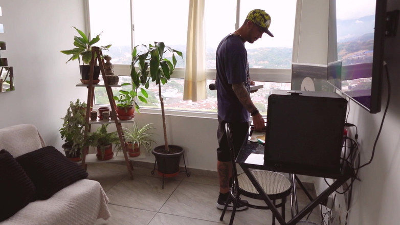 LunaBigBooty: Sfw - neşeyi yaymak ve Luna Ferrara ile tanışmak için bir...