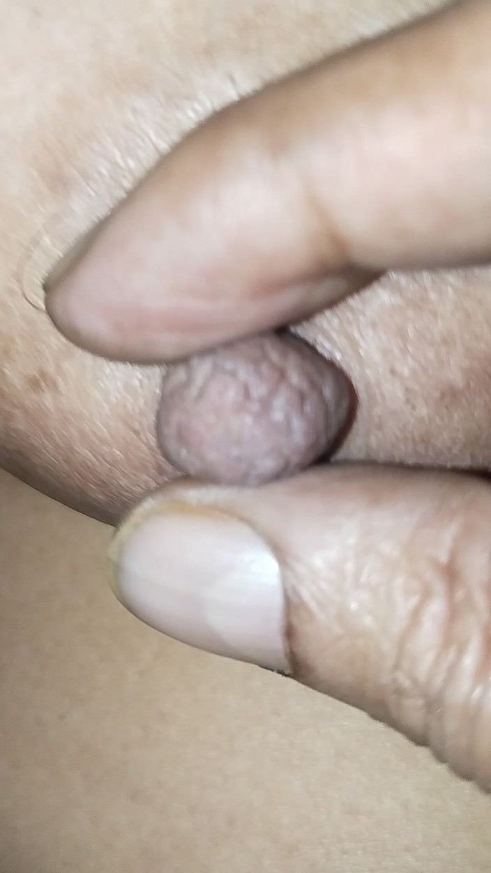 Xoxo Times: Prstění její sexy chlupaté zralé kundičky