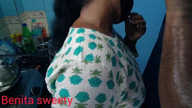 Benita sweety: Seks panas di dapur suami dan isteri