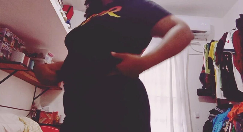 Karmicoxv: Il mio ragazzo mi cattura con le gambe aperte e...