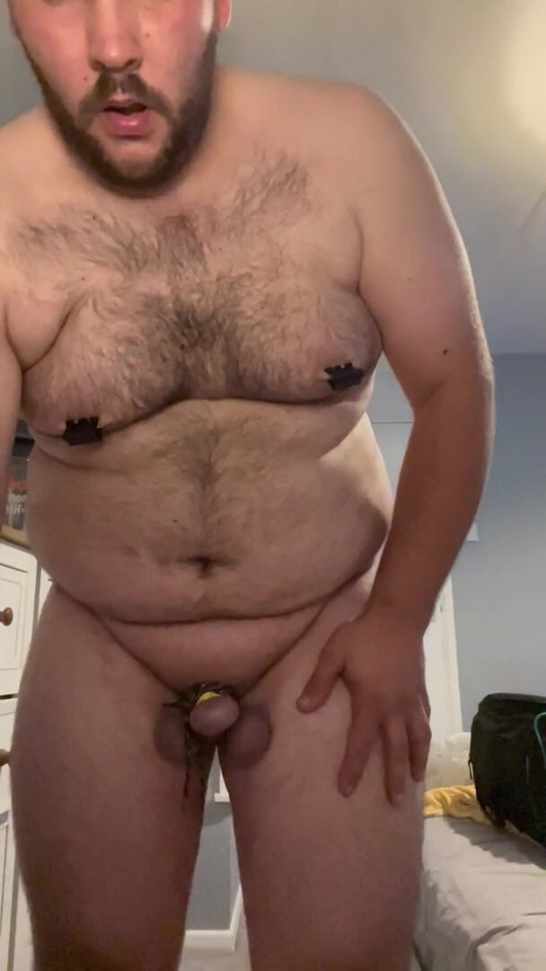 Shaun Cbt: Bondage con cazzo e palla, agisce come castità con morsetti...