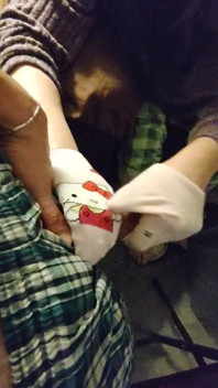 Salutare sexy roz Kitty Sockjob și labă cu șosetă