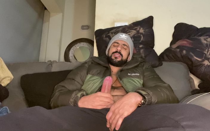 Licking me with pleasure: Arabe Pauzudo geniet van zijn lul
