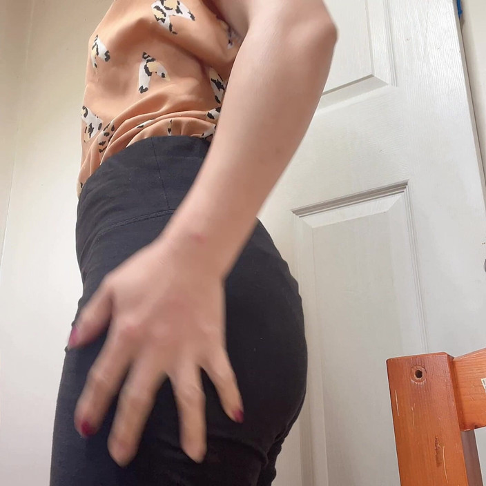 sweethanajapanese: Nosí sexy šaty Piss Pussy Nice