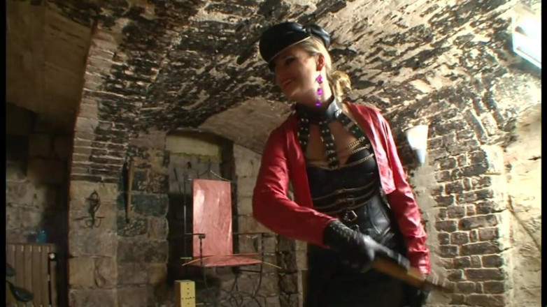 Absolute BDSM films - The original: Vernederend zittend op je gezicht en guillotine