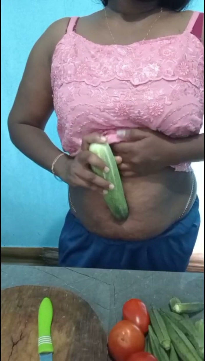 athira1992: Malayali Lady Okurka v Puzzy