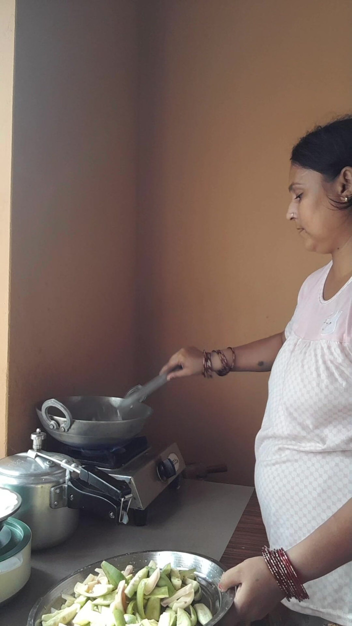 Puja555: Puja bhabhi晨间博客浴室场景清洁屋