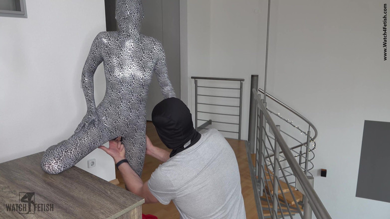 ZentaiDolls: zentai men meri chhoti kaamuk guriya
