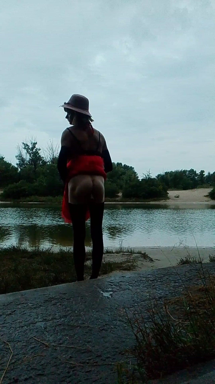 MilaFemboyUA: Trénuji v přírodě