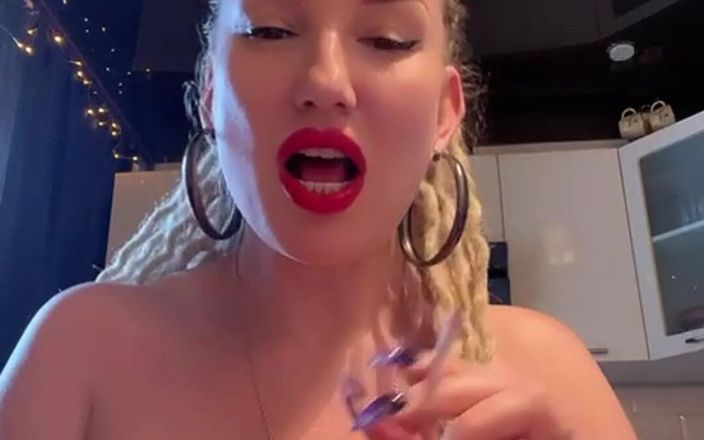 BadAssBitch: Topless CEI CBT-taak