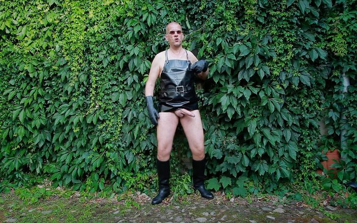 GERMANE_XL: Le jardinier excité du caoutchouc 19, jeu humide et éjaculations gratuites avec...