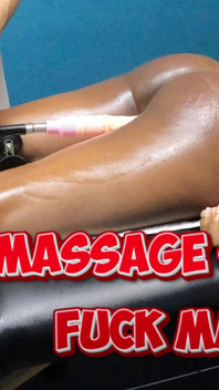 Ébano massagem na máquina de sexo | Solo múltiplo orgasmo para mulher negra na cama de massagem