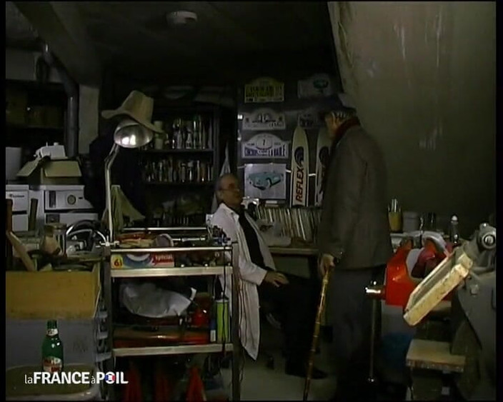 French Family Secrets: Двойное проникновение и душ из спермы в гараже!