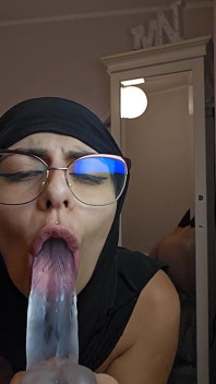 Blowing My Dildo While I Say Naughty Things Mia Niqab