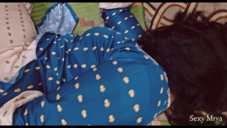 Sexy Myra: bhaag 2 - sauteli mammi ki sautele bete dvara sabse achchhi dost...