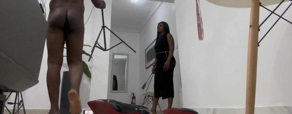 InferiorAddress362: Dominatrix nigeriana esclavo