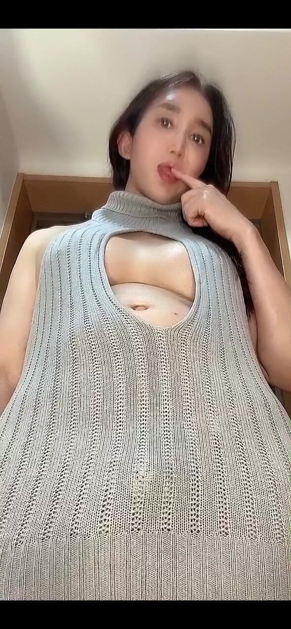 TS Shizuka: Masturbating in a Naughty Sweater