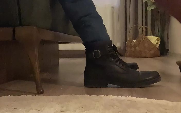 cd_aysemmm: Jag hjälpte min styvson med hans lektioner. Jag vet inte...